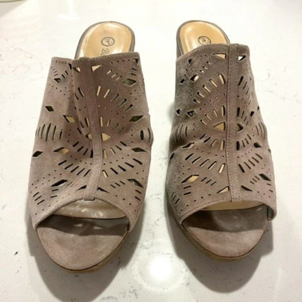 Bella Vita Lark Block Heel Sandal Taupe 12W - Picture 5 of 9
